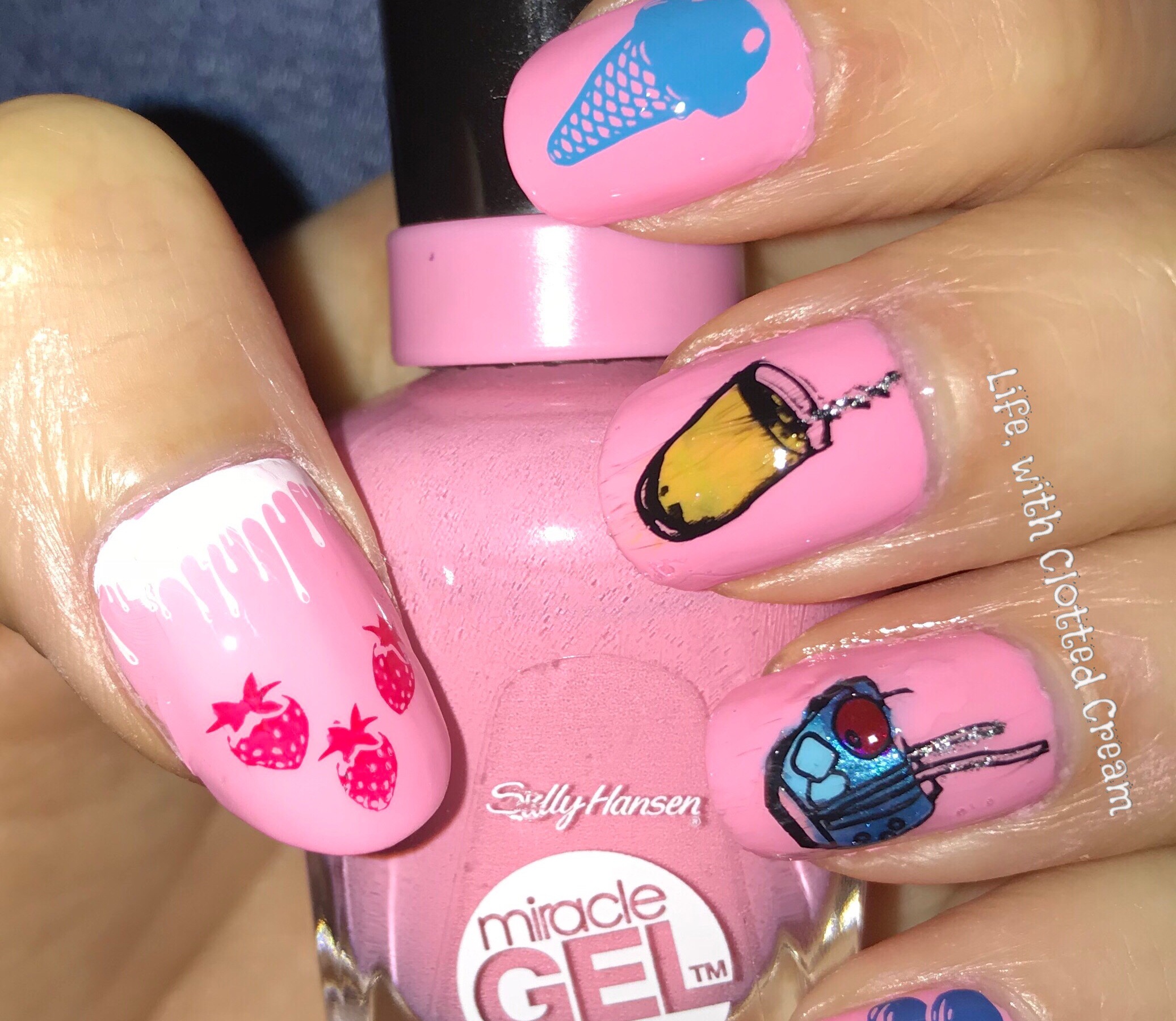 Cocktails and Ice Cream Pink nail art